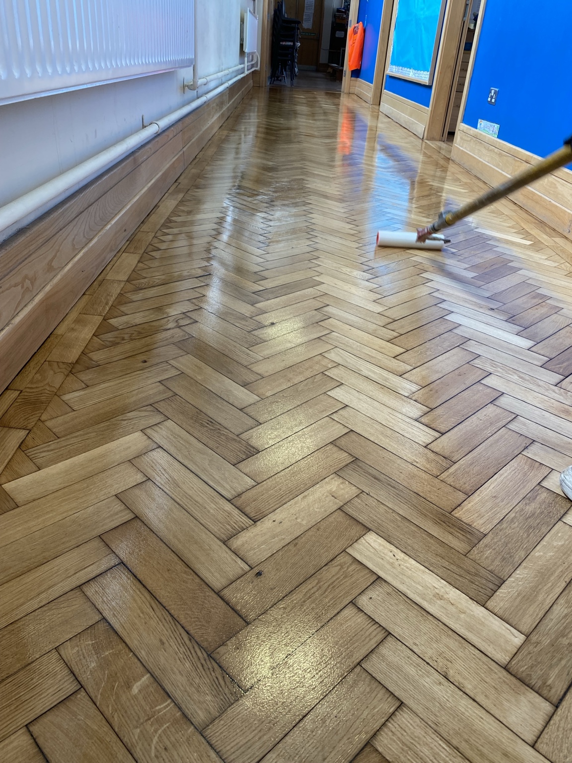 Parquet a spina con finitura protettiva